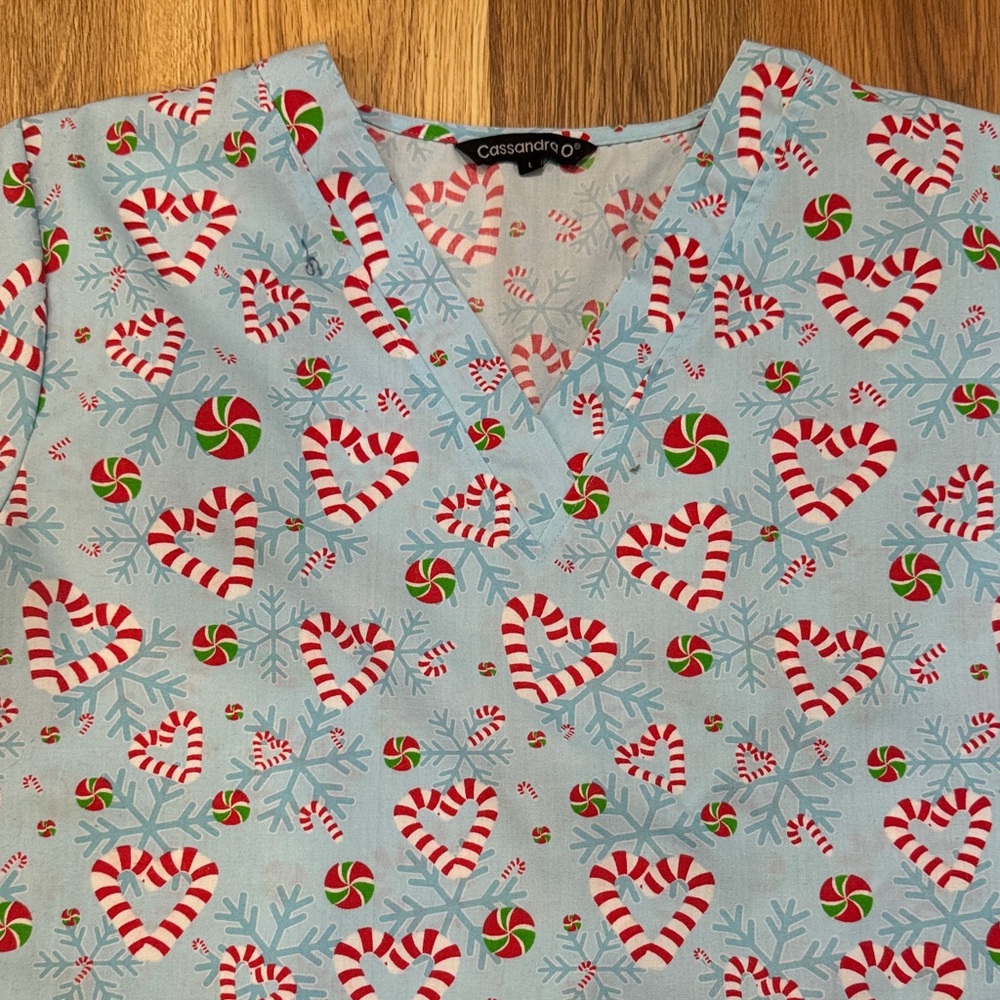 Christmas Candy Cane Heart Peppermint Scrub Top Size Large